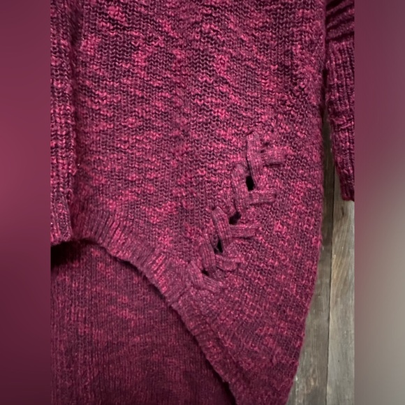 Express Tunic Sweater in Wine Burgundy Size Mediumum - Picture 5 of 14
